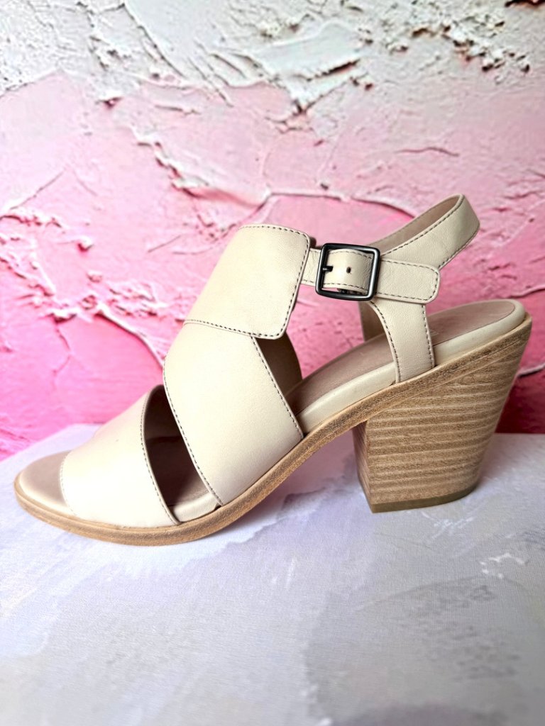 Eileen Fisher Sz 9.5m "Carat" Ivory Leather Heel Sandal Nib $235